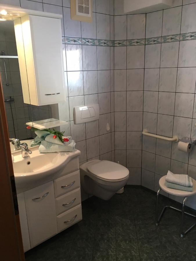Appartements Caroline Осиах Екстериор снимка