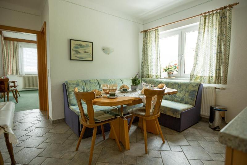 Appartements Caroline Осиах Екстериор снимка