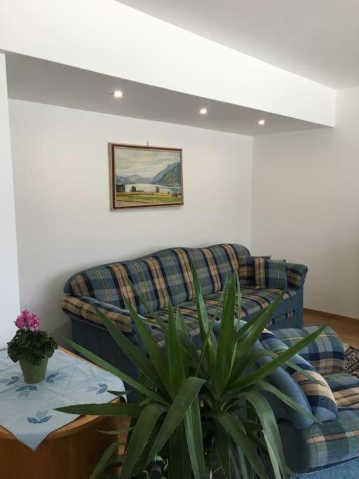 Appartements Caroline Осиах Екстериор снимка