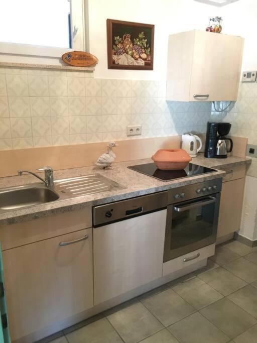 Appartements Caroline Осиах Екстериор снимка